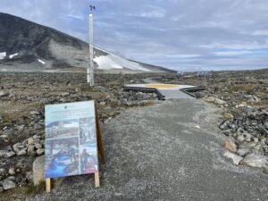 Starten av gangbanen.